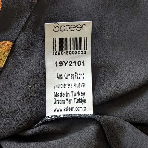 Sateen dress shirt, size large. - Picture 8 of 8
